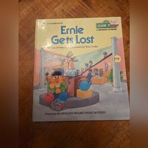 Ernie Gets Lost (A Sesame Street Growing-Up Book) by Liza Alexander